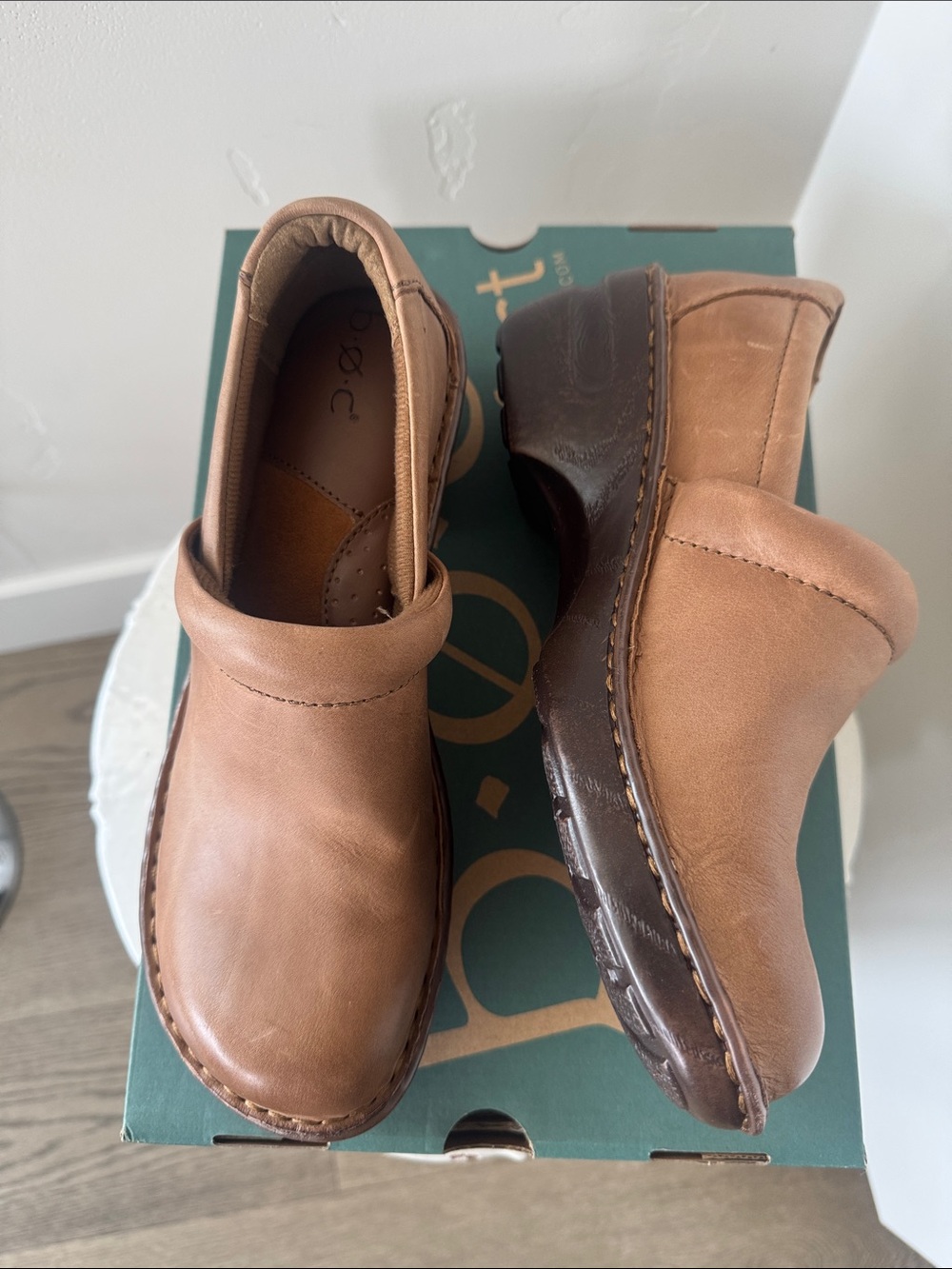 b.o.c PEGGY Mocc Brown Oiled Leather Slip-On Clogs Shoes Women’s Size 9 NIB